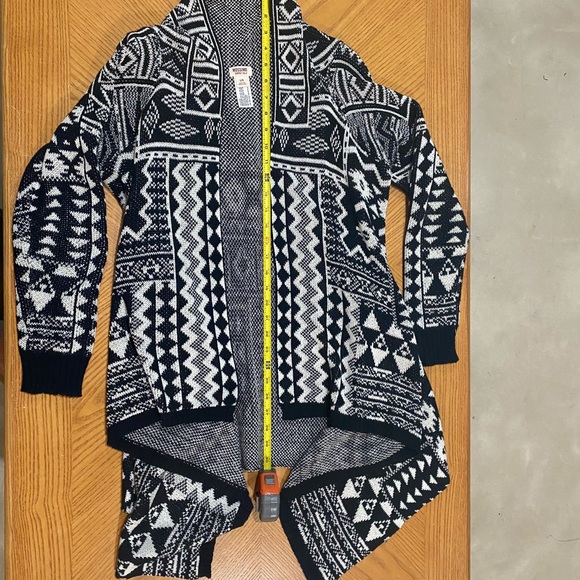 EUC Aztec Style Cardigan, size Large - Picture 4 of 4